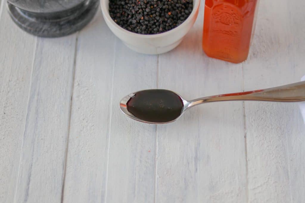 How to make elderberry syrup for cold and flu