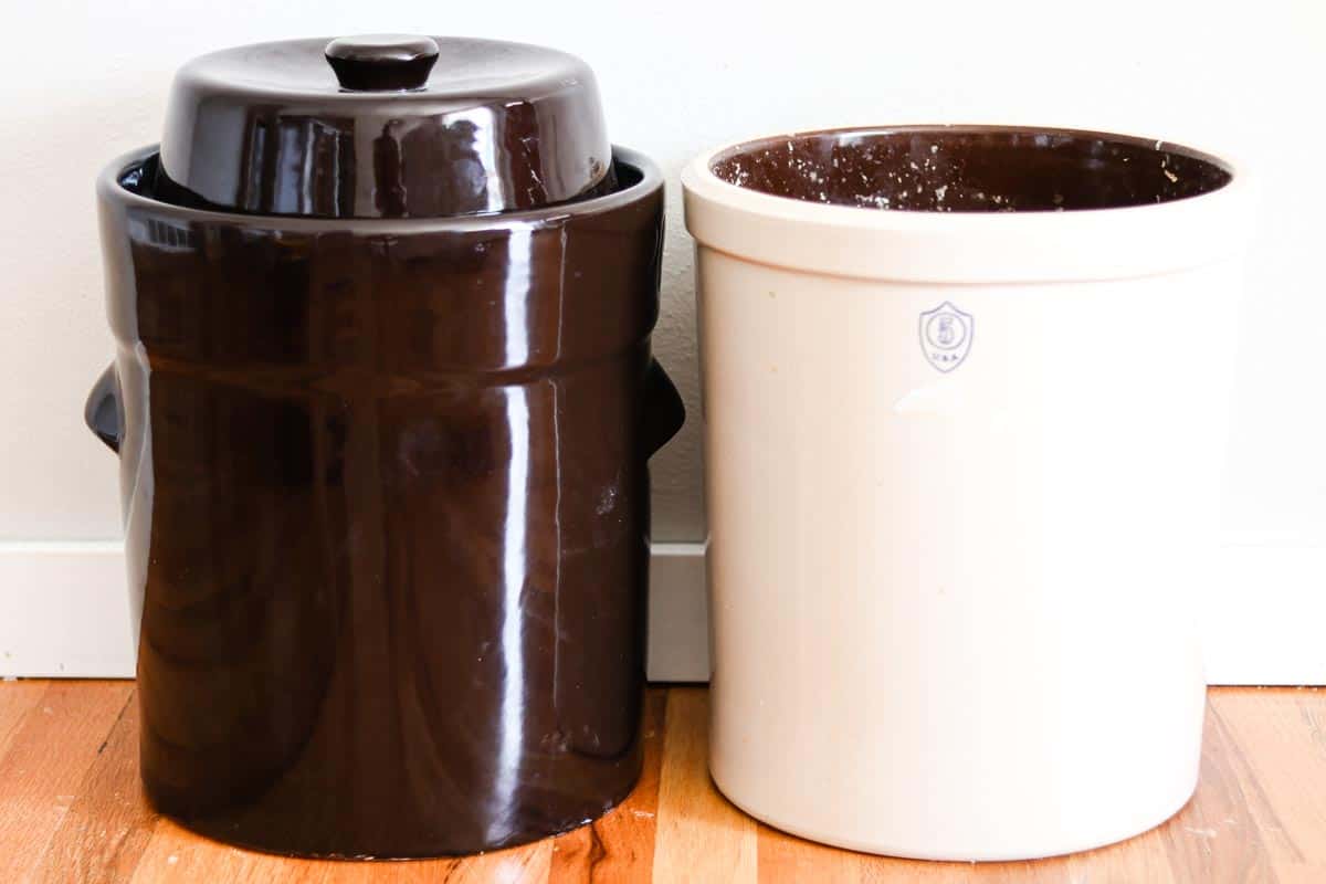 https://bumblebeeapothecary.com/wp-content/uploads/2020/08/fermentation-crock-comparison.jpg